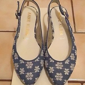 Size 8 Anne Klein denim
